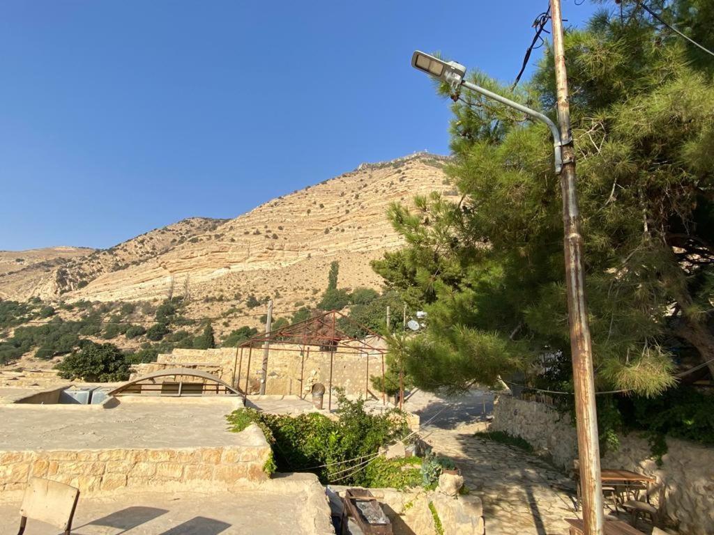 القمر فندق